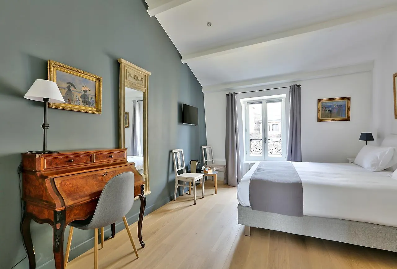 Le Clos De L'olivier 2* Paris
