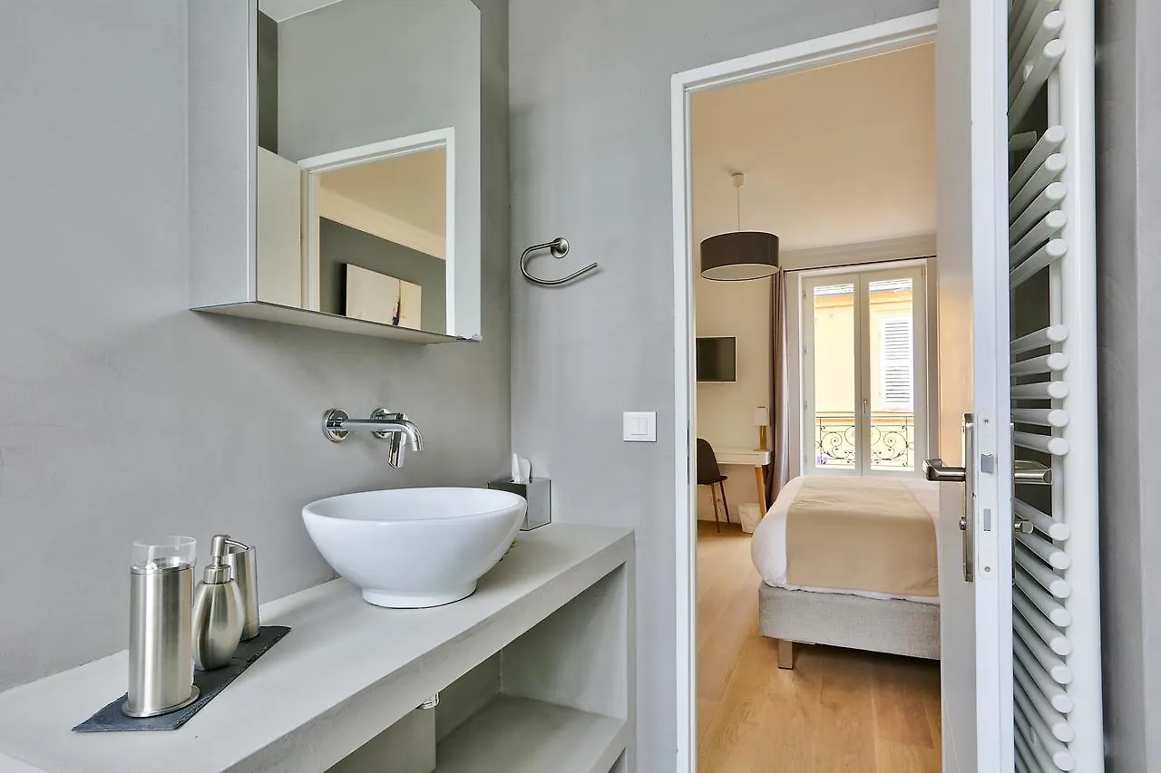 Le Clos De L'olivier Oda ve Kahvaltı 2*